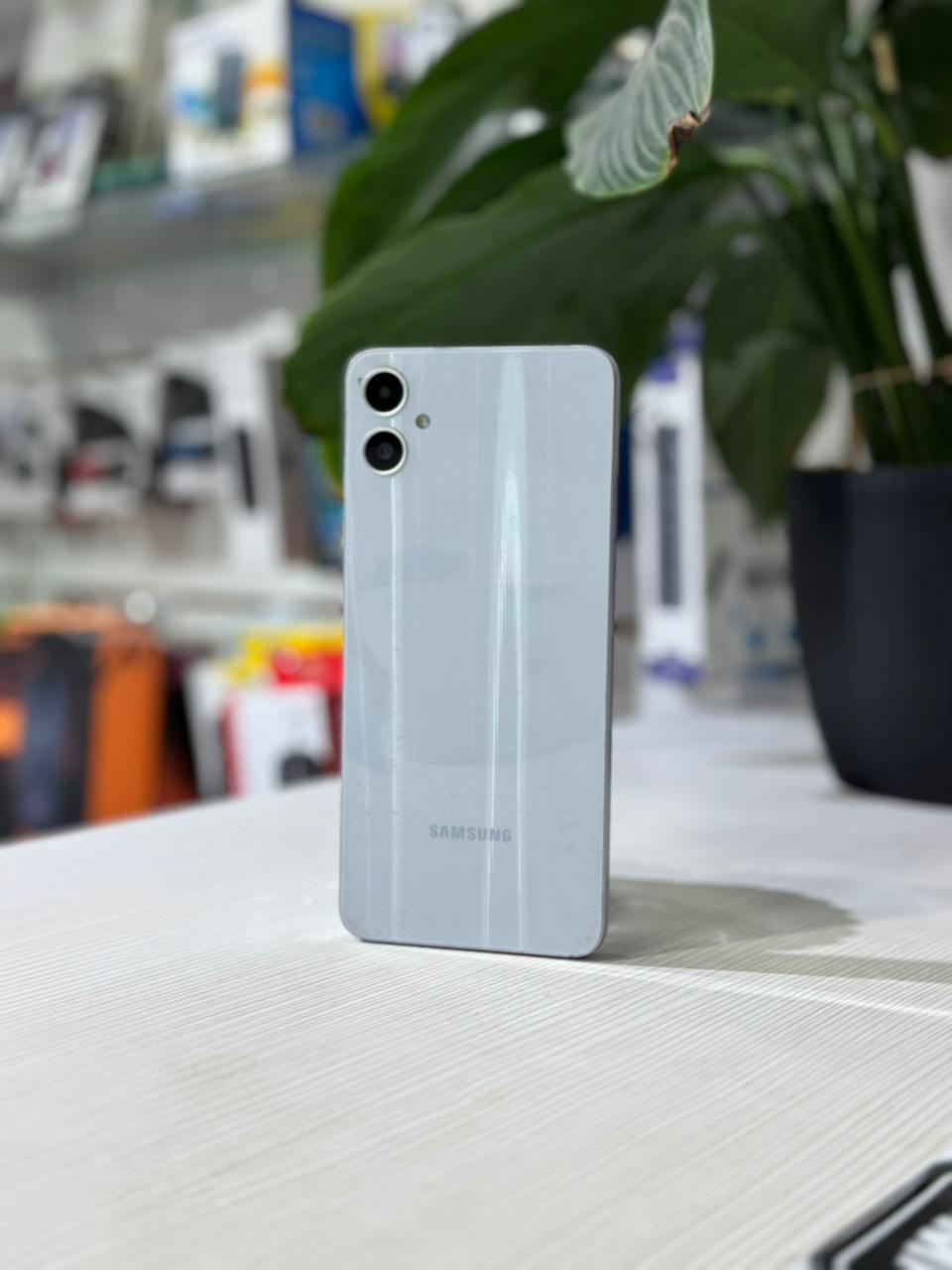 samsung a05 64gb/4gb ram samsung a05 64gb/4gb ram